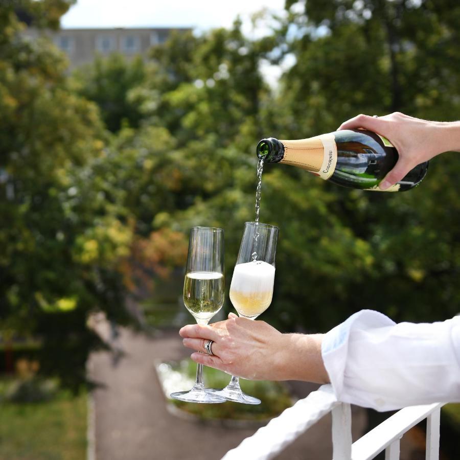Huskvarna Stadshotell エクステリア 写真